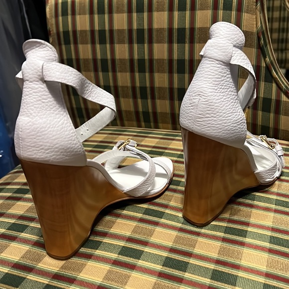 BEBE WHITE LEATHER WOOD WEDGE; 8 - Picture 7 of 7